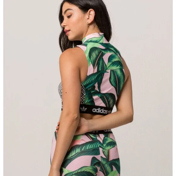 COPY - Adidas mock neck crop - Picture 2 of 4